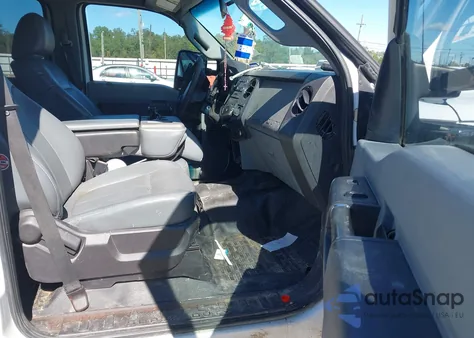 2011 Ford F-250 Xl z USA, uszkodzony, nr VIN 1FT7W2A6XBEA86385